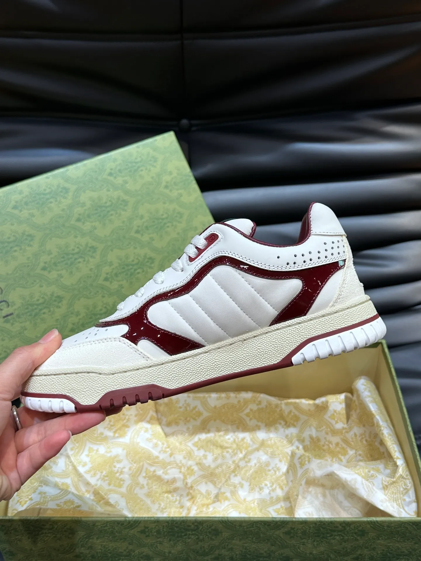 Men's shoes 💰p500 "GUCC*" Re series 👫 Couple style webbed leather sneakers, as the first sneakers created by Sabato De Sarno for Gucci, the Re-Web series reinterprets the brand's classic stripes, and sets off the modern silhouette design with bold and unique details. This shoe is crafted from iconic classic GG canvas and white leather. This new sneaker is ingeniously decorated with many of the brand's classic details, and is equipped with a bright red and green webbing tongue, which will make people fall in love at first sight. Women’s size 35-39. Men’s size 38-44